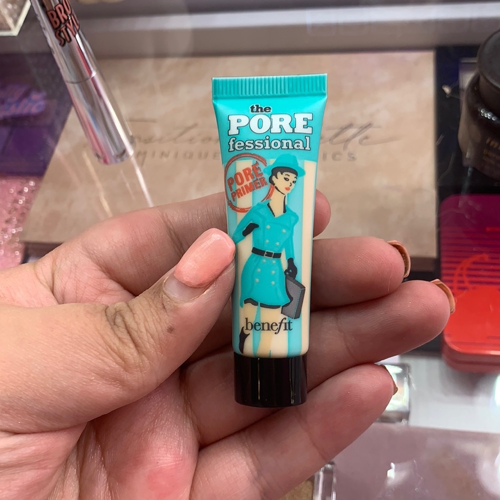 Benefit pore  Fessional blurring pores primer